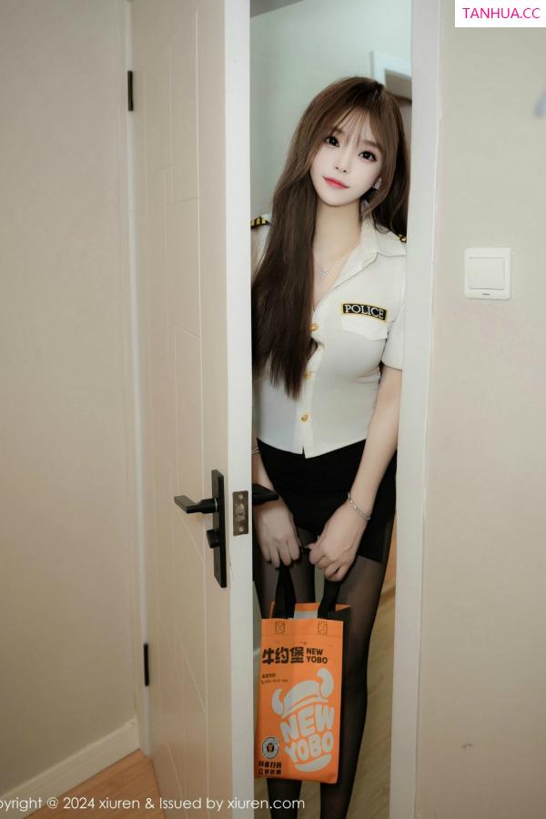   [XiuRen]高清写真图 2024.11.01 No.9378 菲菲吃不胖 新人黑丝第9张图片